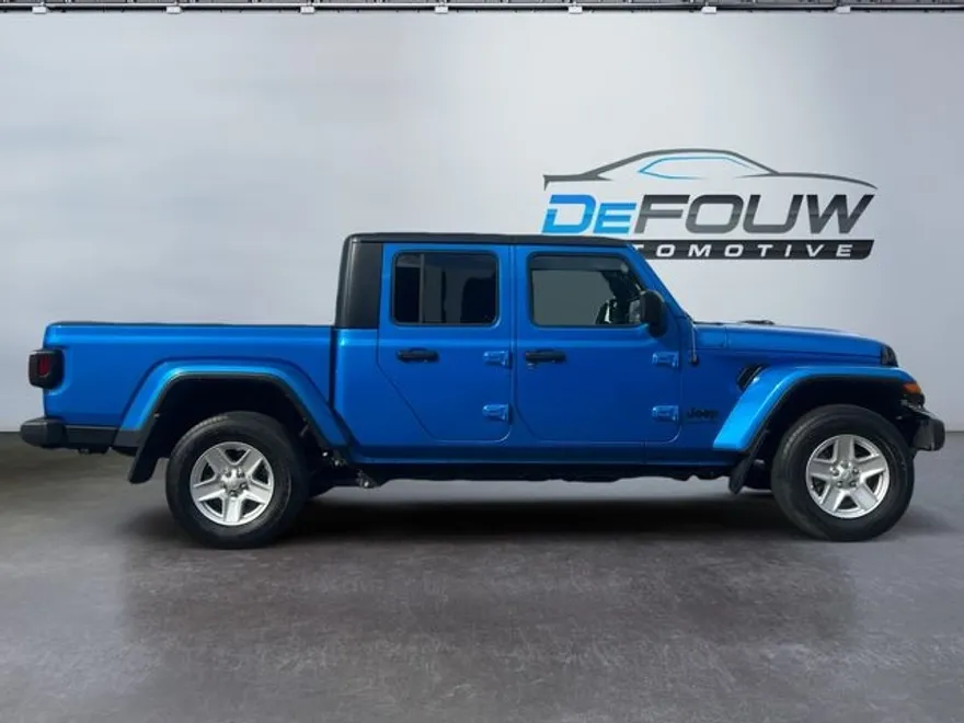 2022 Jeep Gladiator Sport photo 1