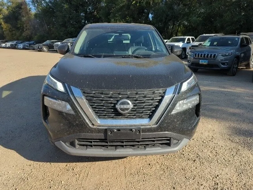 2023 Nissan Rogue SV photo 1