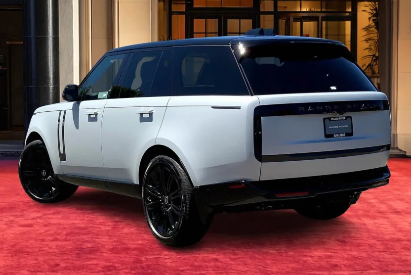 2025 Land Rover Range Rover Autobiography photo 1