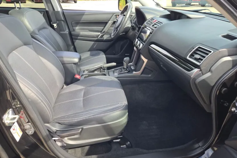 2018 Subaru Forester 2.5i Touring photo 1