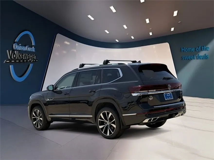 2025 Volkswagen Atlas SEL Premium R-Line photo 5