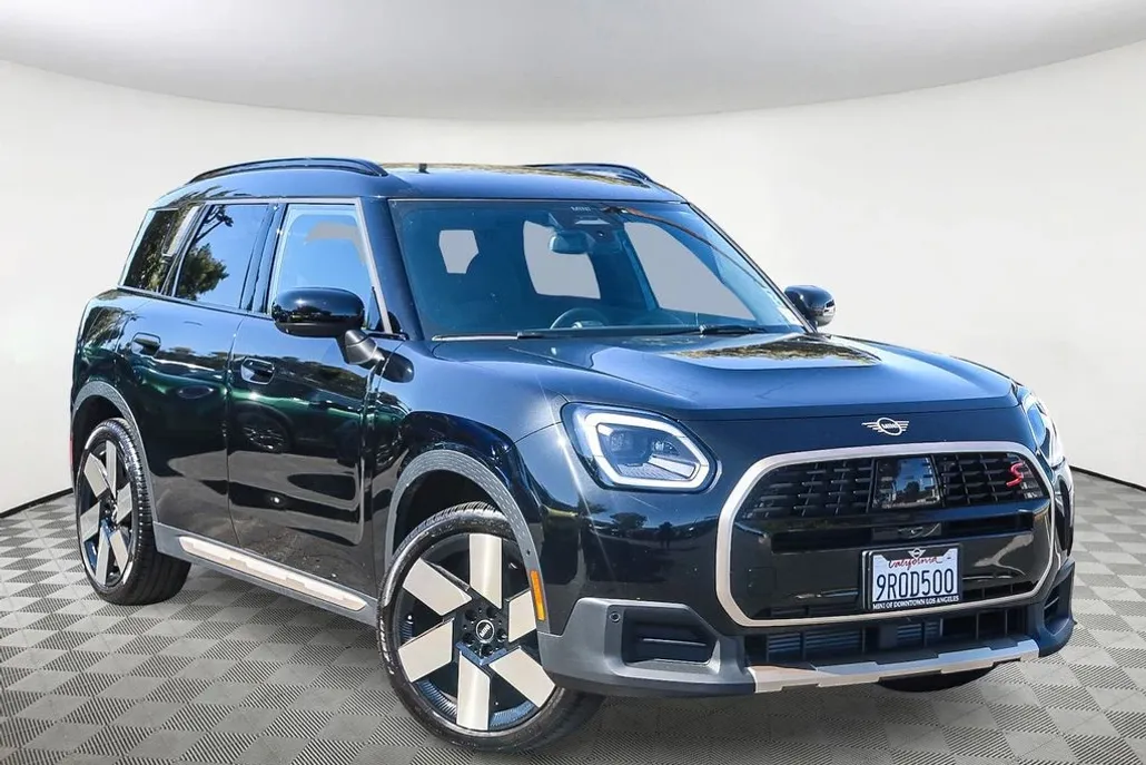 2025 Mini Cooper Base Iconic photo 1