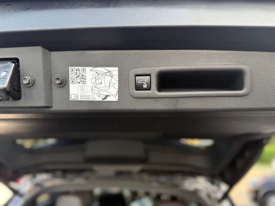 2022 Toyota Sienna XSE photo 9