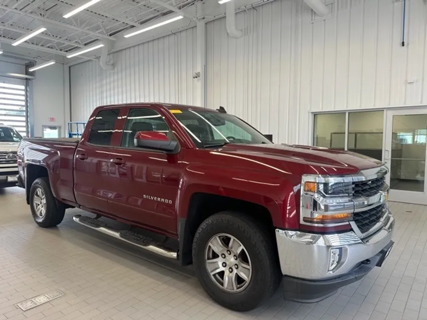 2016 Chevrolet Silverado 1500 LT photo 1