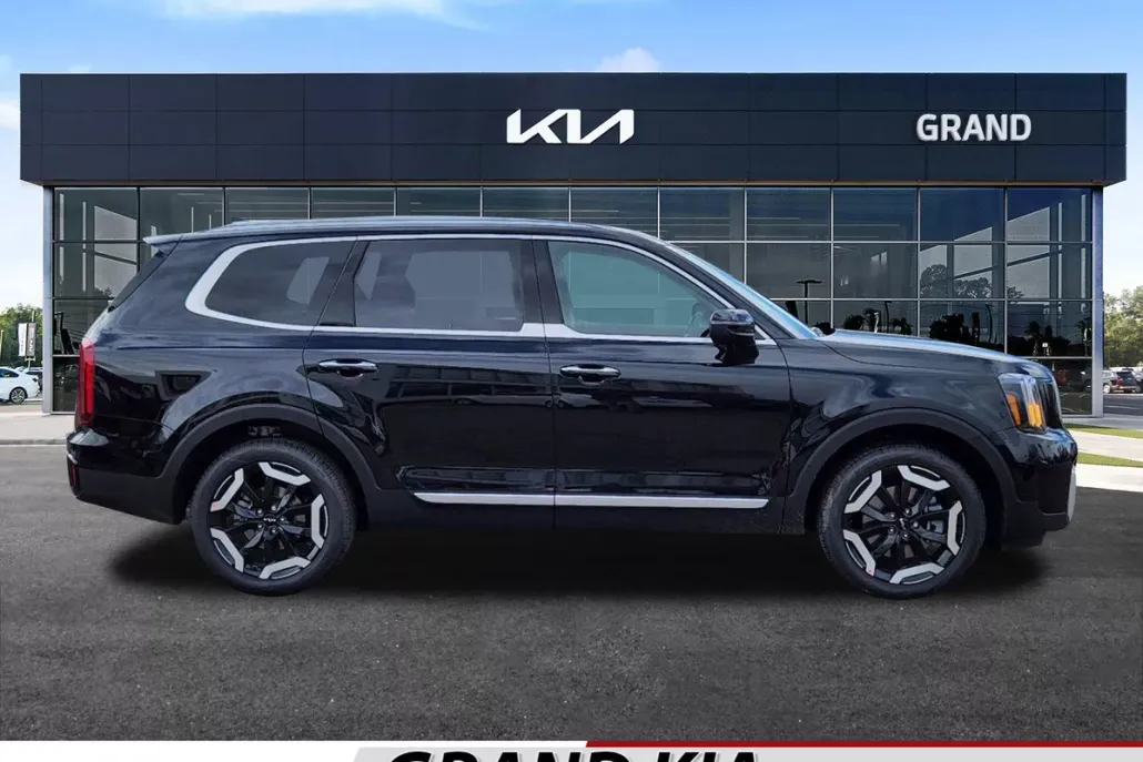 2025 Kia Telluride S photo 1