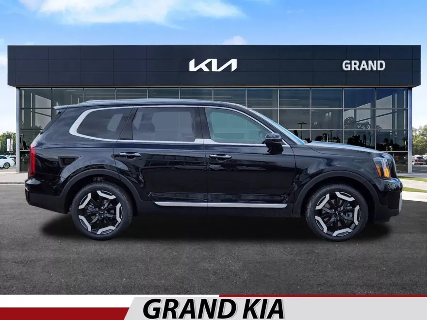 2025 Kia Telluride S photo 1