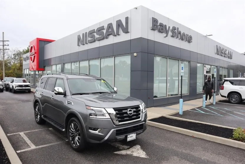 2023 Nissan Armada Platinum photo 1