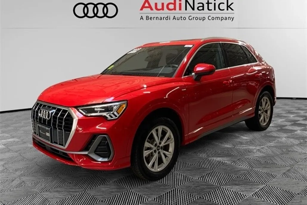 2023 Audi Q3 S line Premium Plus photo 1