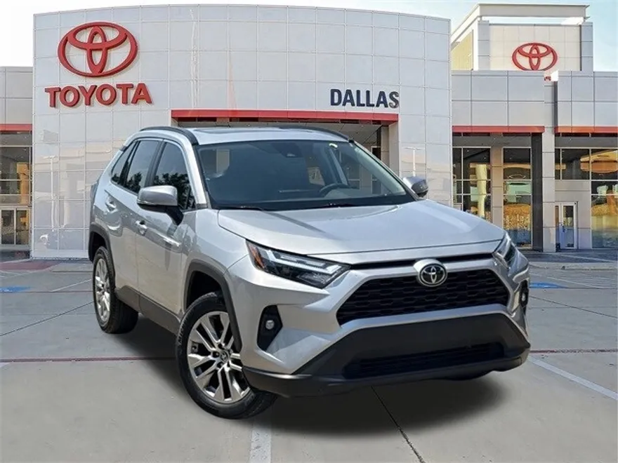 2022 Toyota RAV4 XLE Premium photo 1