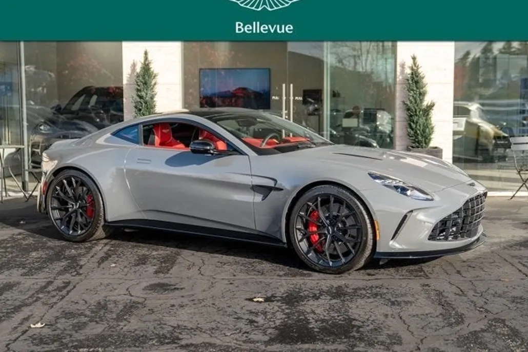 2025 Aston Martin Vantage photo 1