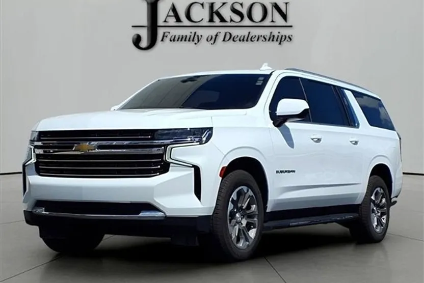 2021 Chevrolet Suburban LT photo 1