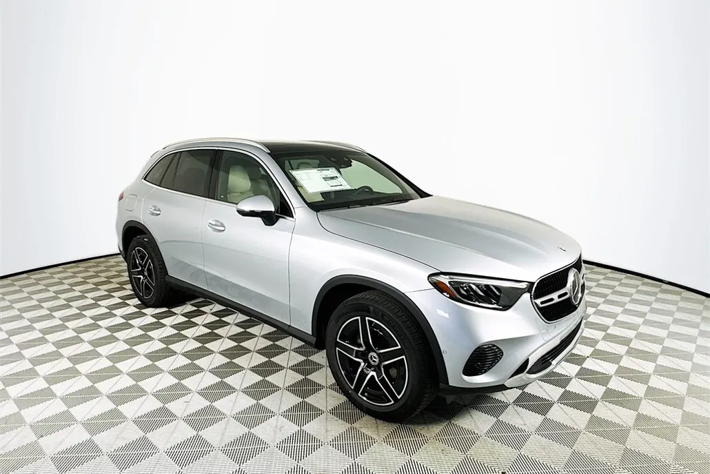 2026 Mercedes Benz GLC 300 4MATIC photo 1