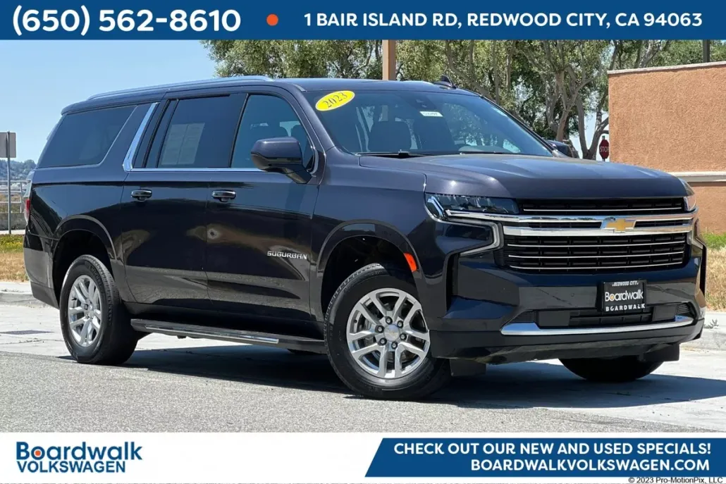 2023 Chevrolet Suburban LT photo 1