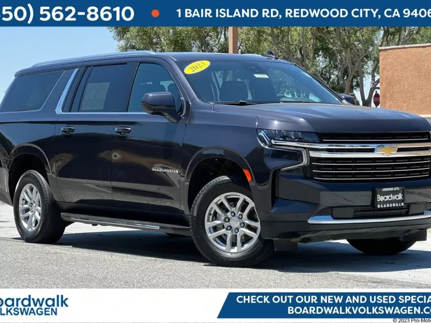 2023 Chevrolet Suburban LT photo 1