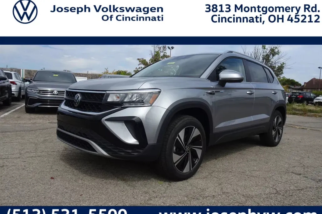 2024 Volkswagen Taos SE photo 1