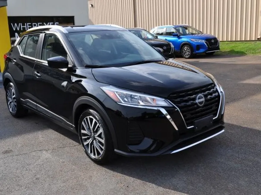 2024 Nissan Kicks SV photo 1