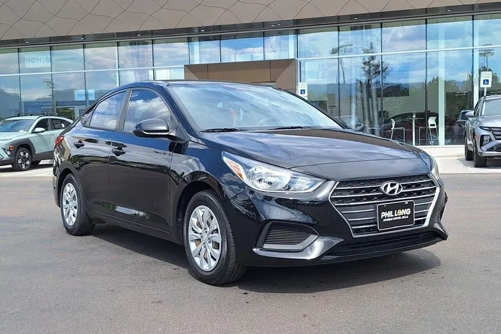 2020 Hyundai Accent SE photo 1