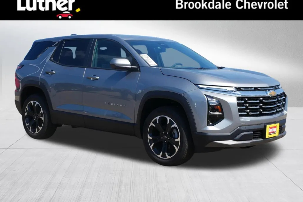 2026 Chevrolet Equinox LT photo 1
