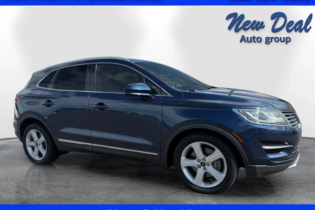 2015 Lincoln MKC Base photo 1