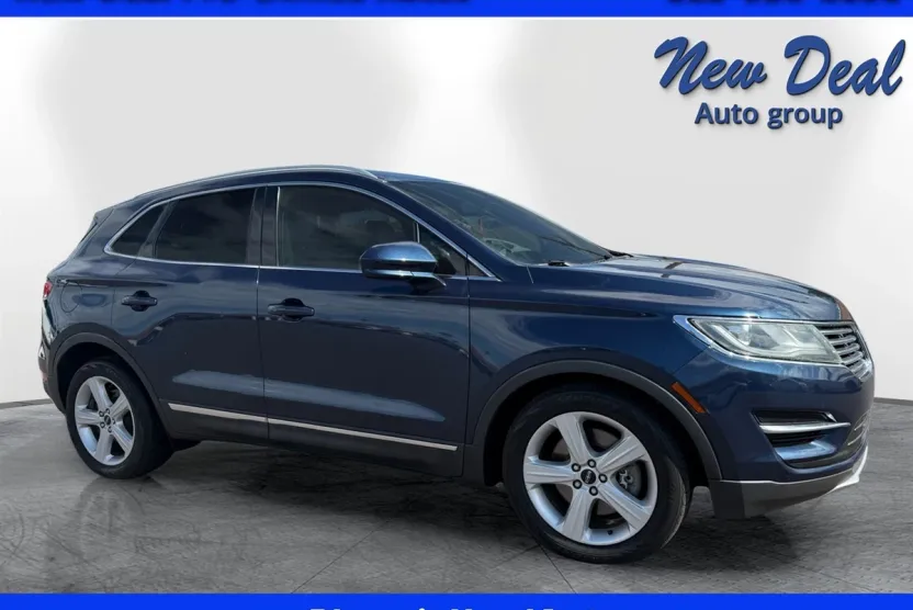 2015 Lincoln MKC Base photo 1