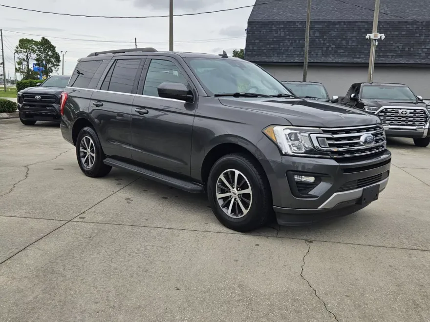 2020 Ford Expedition XLT photo 1