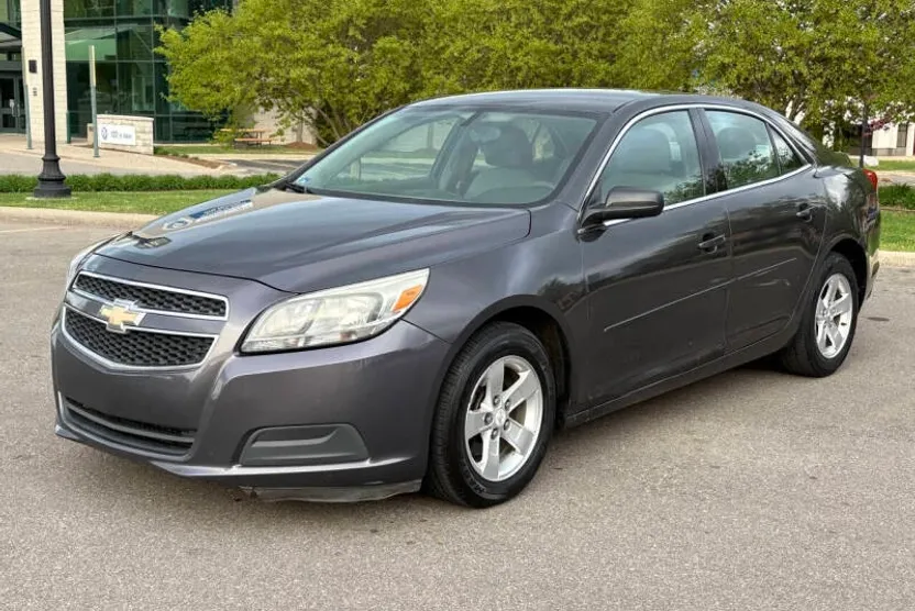 2013 Chevrolet Malibu LS photo 1
