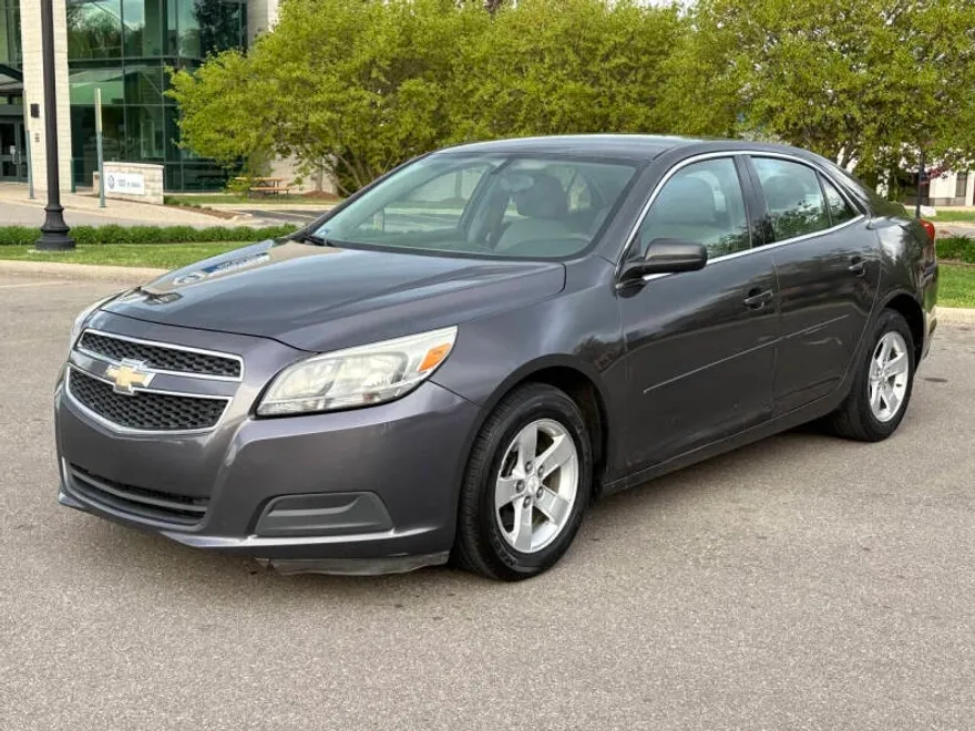 2013 Chevrolet Malibu LS photo 1