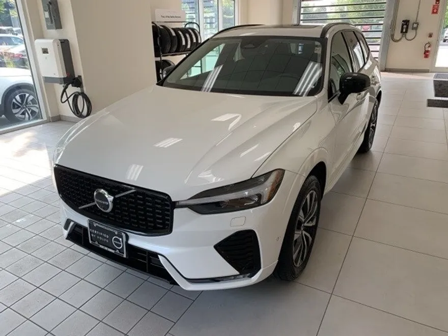2024 Volvo XC60 B5 Plus photo 1