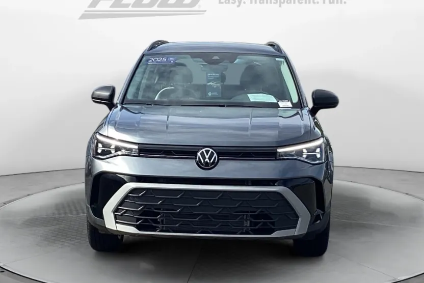 2025 Volkswagen Taos S photo 1