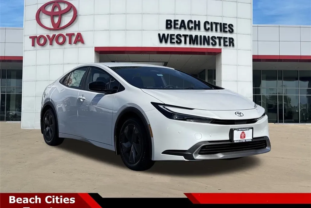 2026 Toyota Prius Plug-in Hybrid SE photo 1