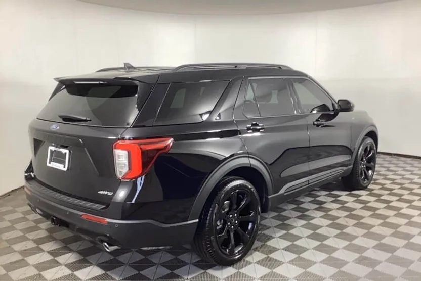 2023 Ford Explorer ST ST-Line photo 1