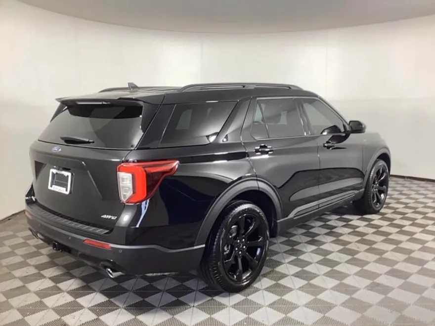 2023 Ford Explorer ST ST-Line photo 1