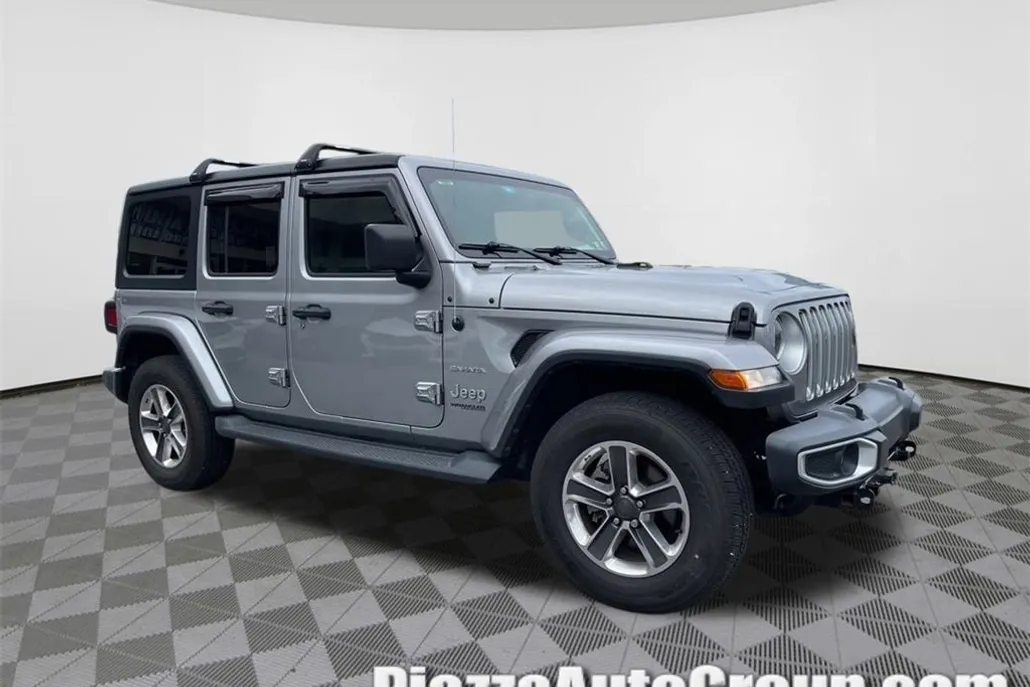 2019 Jeep Wrangler Unlimited Sahara photo 1