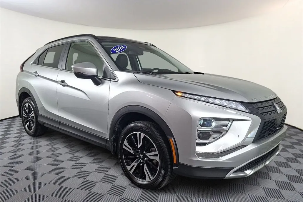 2024 Mitsubishi Eclipse Cross SE photo 1