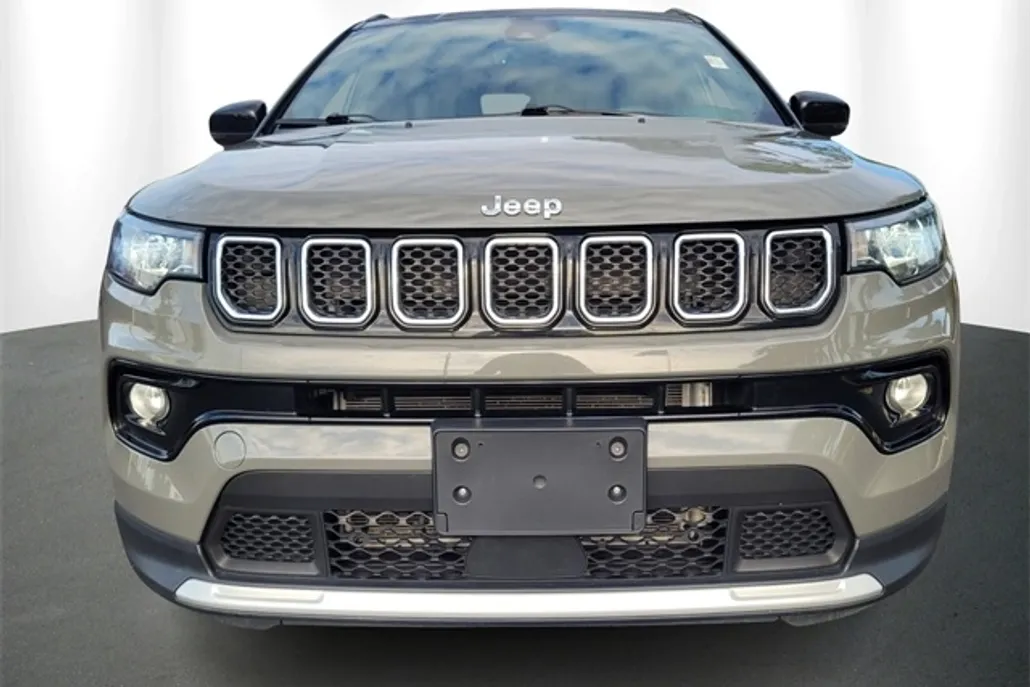 2023 Jeep Compass Limited photo 1