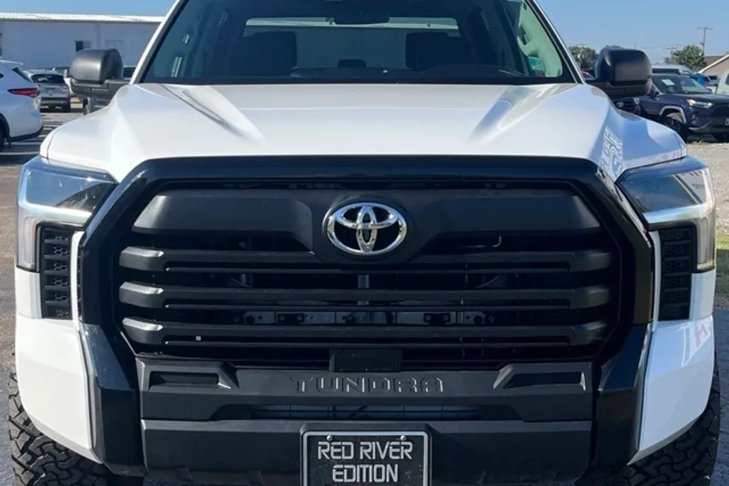 2024 Toyota Tundra SR CrewMax photo 1