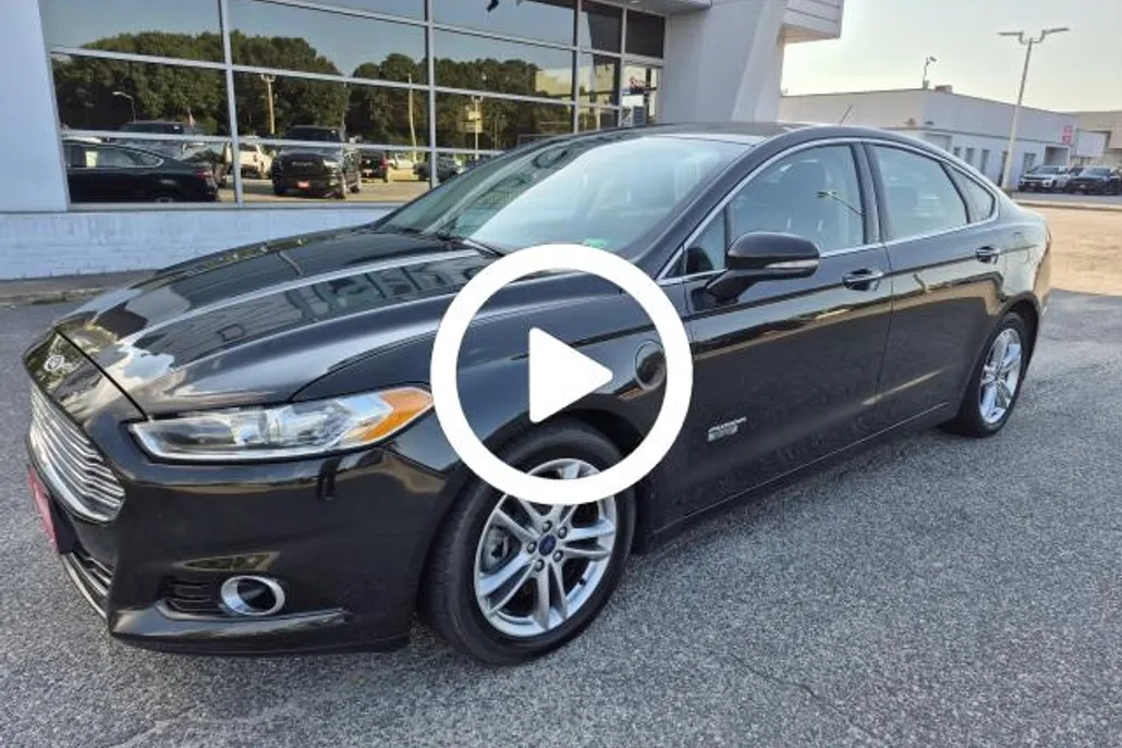 2015 Ford Fusion Energi Titanium photo 1