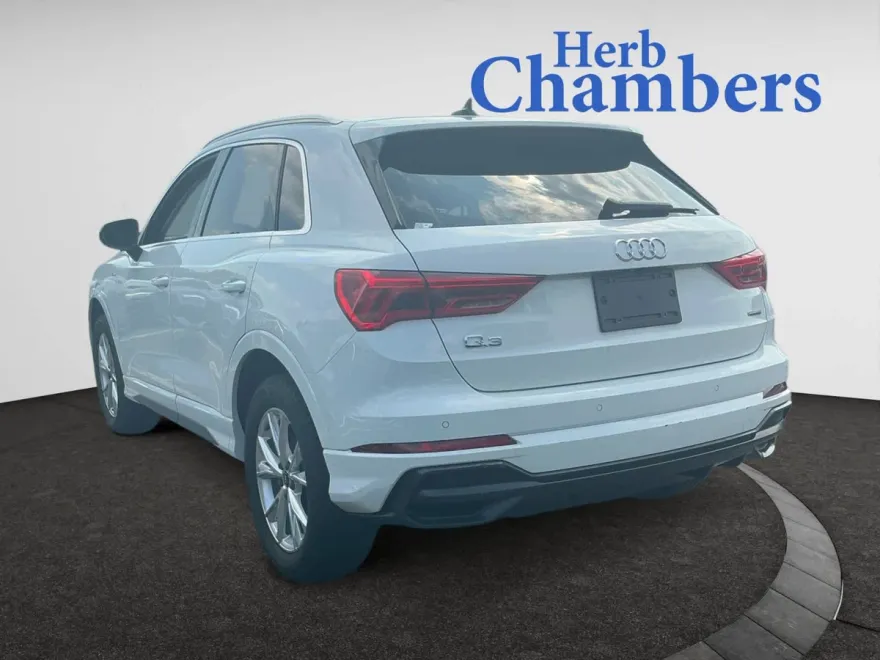 2022 Audi Q3 S line Premium Plus photo 1