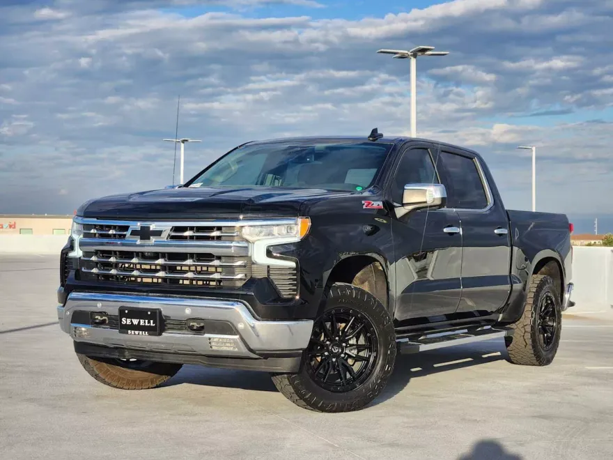 2024 Chevrolet Silverado 1500 LTZ photo 1
