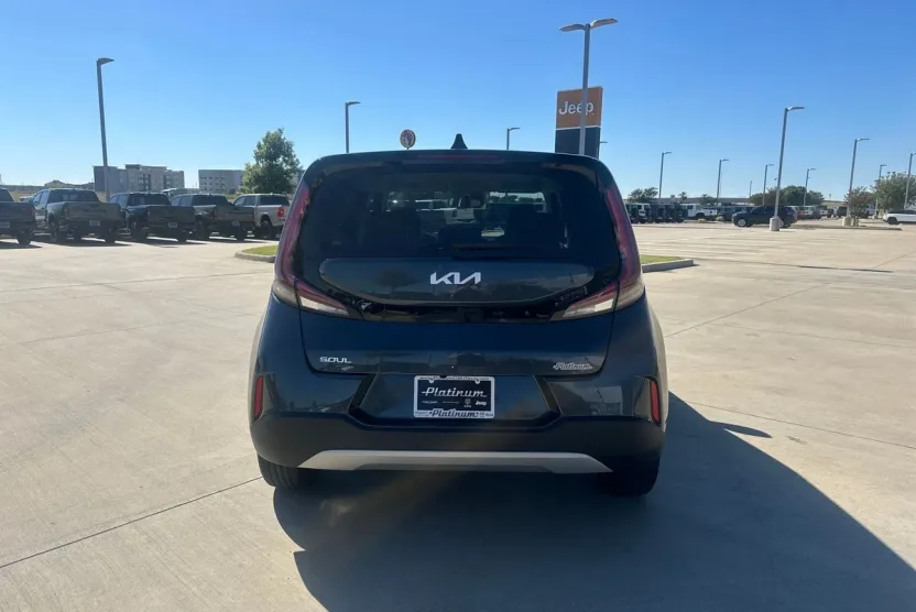 2025 Kia Soul LX photo 1