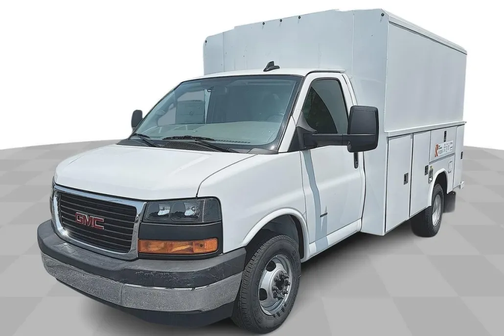 2025 Gmc Savana Cutaway 3500 photo 1