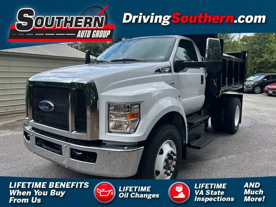 2025 Ford F-750 Base photo 1