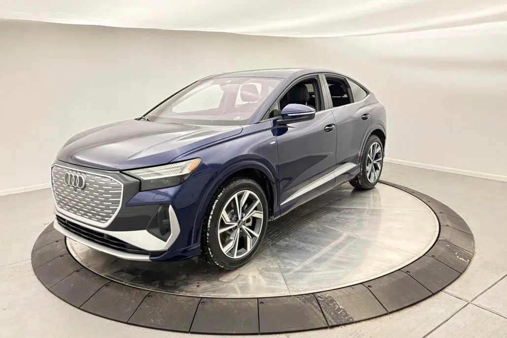 2025 Audi Q4 55 E-tron Prestige photo 1