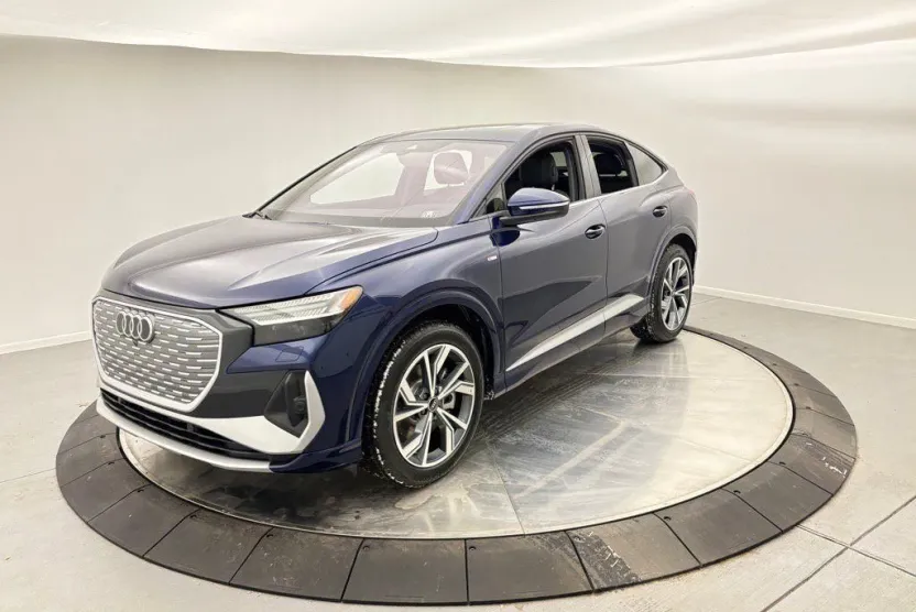 2025 Audi Q4 55 E-tron Prestige photo 1