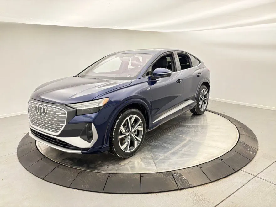 2025 Audi Q4 55 E-tron Prestige photo 1