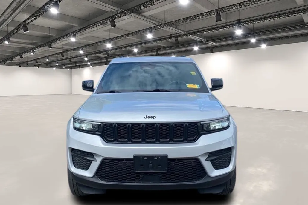 2022 Jeep Grand Cherokee Altitude photo 1
