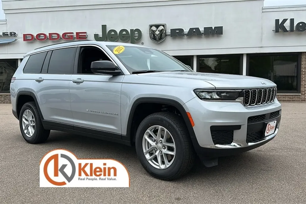 2025 Jeep Grand Cherokee Laredo photo 1