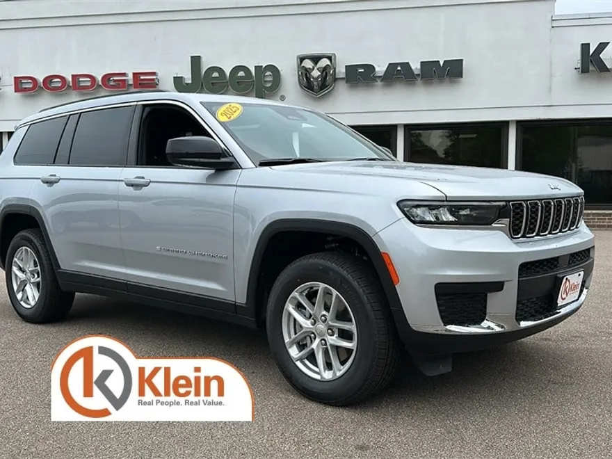 2025 Jeep Grand Cherokee Laredo photo 1