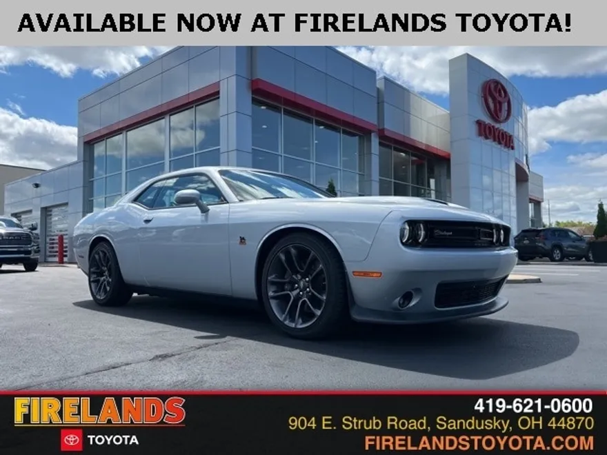 2023 Dodge Challenger R/T Scat Pack photo 1