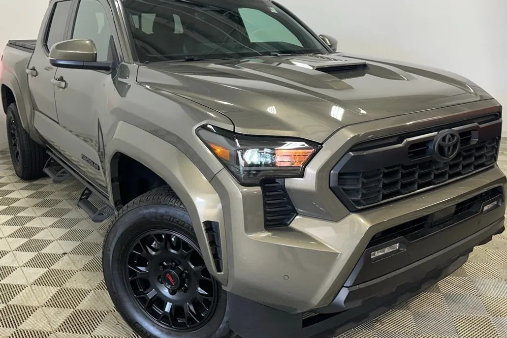 2024 Toyota Tacoma TRD Sport photo 1